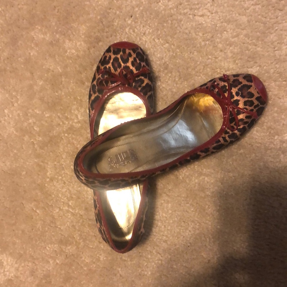 JLo Lepord Flat